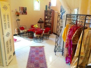 Library - Hostel Villa Red City (Marrakech)