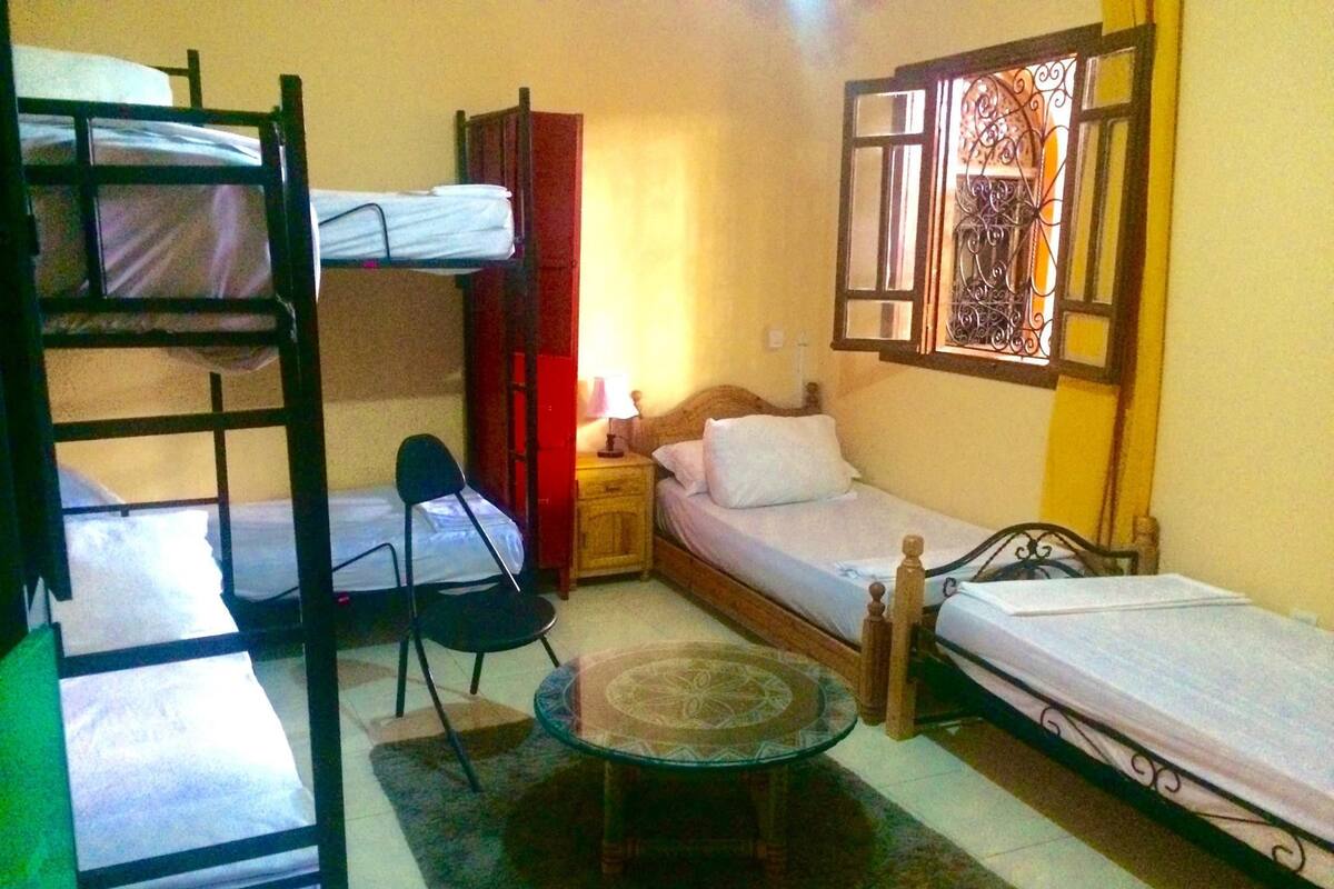 1 bedroom, iron/ironing board, WiFi (free)