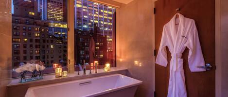 Deluxe Suite, Multiple Beds | View from room