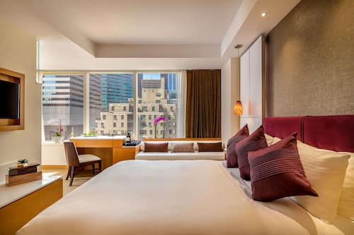 Hypo-allergenic bedding, pillowtop beds, in-room safe, desk