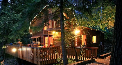 EN LA LÍNEA, PASEO CORTO AL RESORT, TINA CALIENTE, CHIMENEA DE MADERA. Acogedor escondite