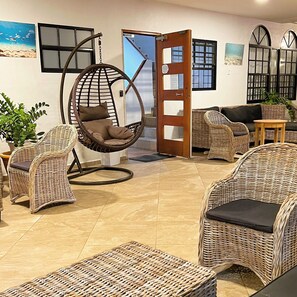 32-inch Smart TV with digital channels, TV, fireplace - Boca Simon Vacation Curacao (Willemstad)