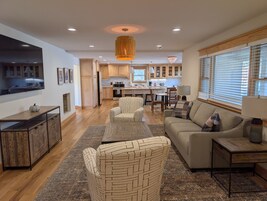 独特公寓, 独立浴室 (3-Bedroom Luxury Rental) | 酒廊