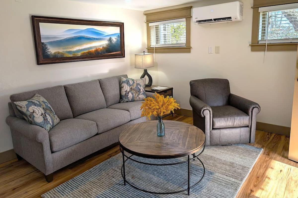 Luxury Apartment, Ensuite (2-Bedroom Luxury Rentals) | Lounge