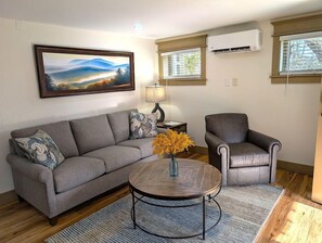 럭셔리 아파트, 앙스위트 (2-Bedroom Luxury Rentals) | 라운지