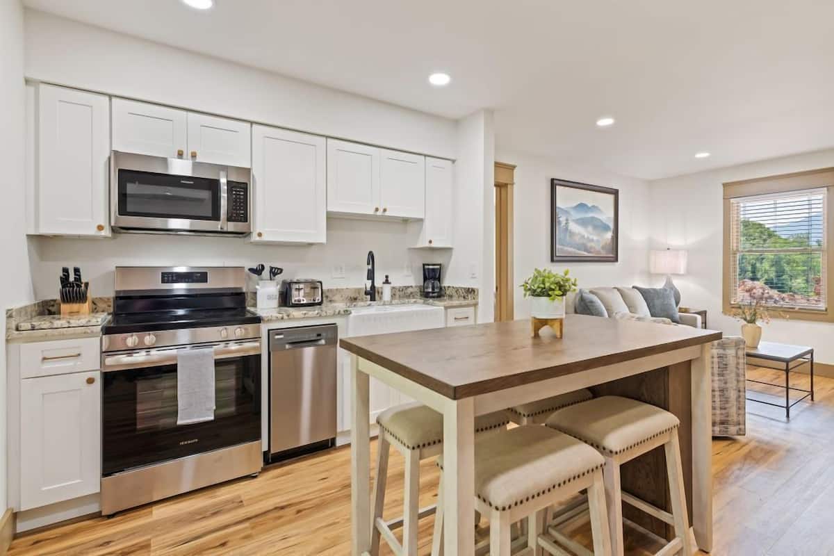 Condo, Ensuite, Golf View (One-Bedroom King)