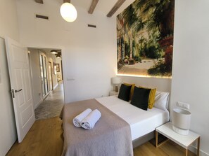 2 chambres, fer et planche à repasser, Wi-Fi gratuit, draps fournis