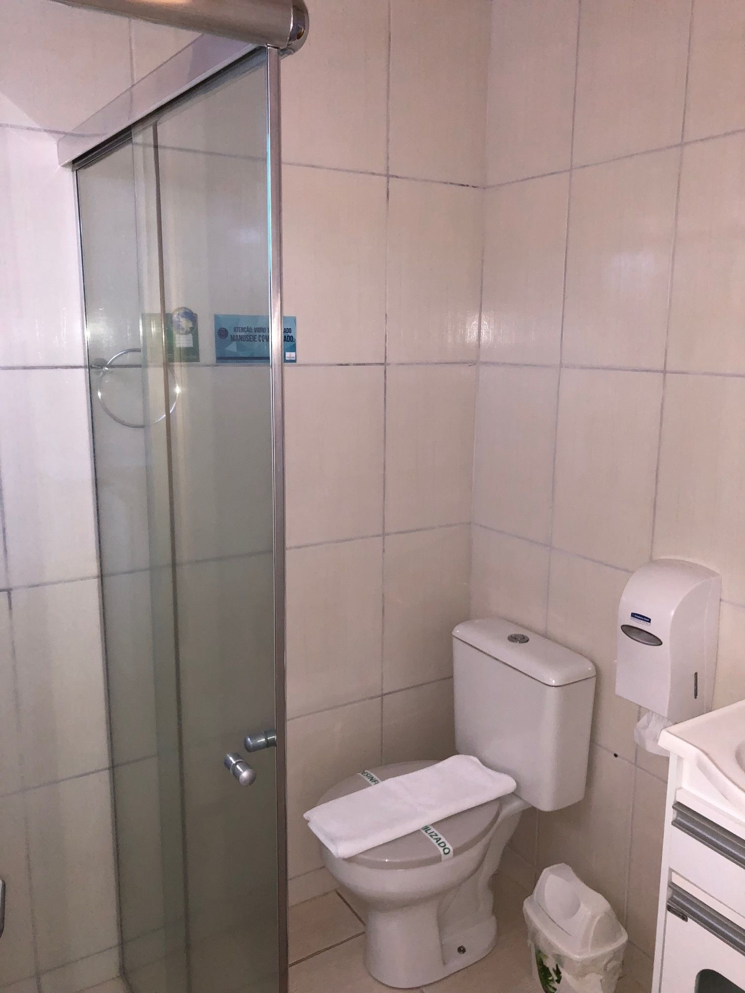 superior room | bathroom | shower, towels