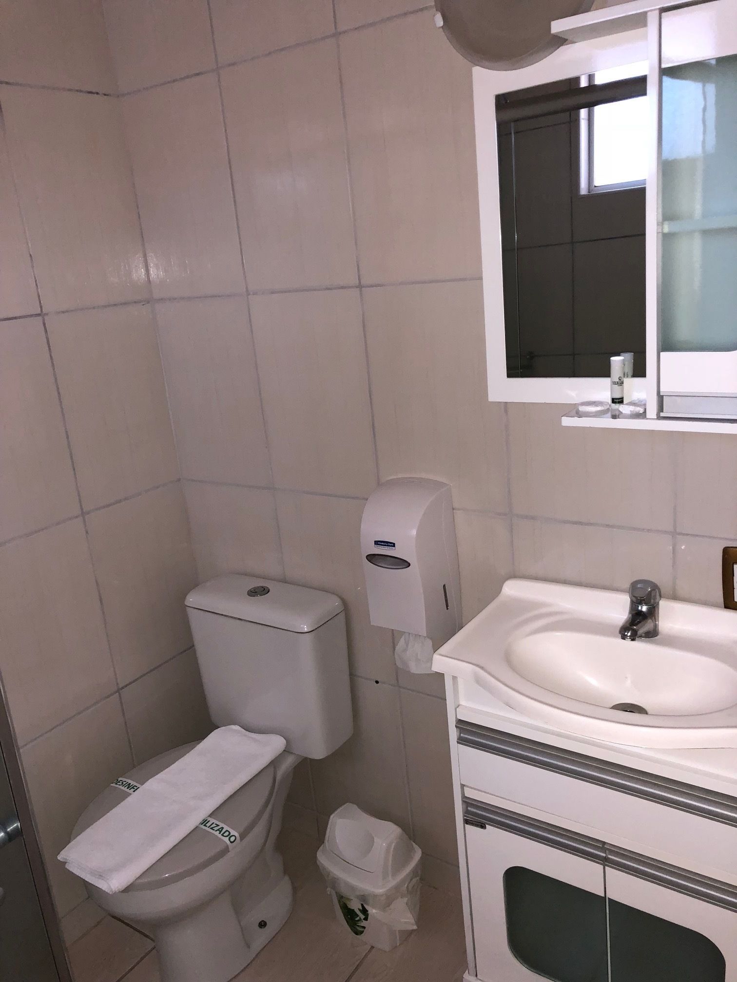 superior room | bathroom | shower, towels