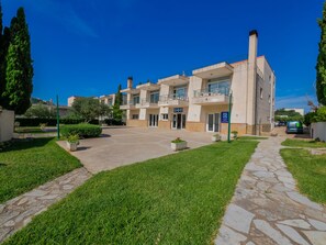 Exterior - Rescator Resort 228 - One Bedroom Apartment, Sleeps 4 (Roses)