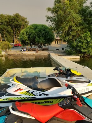 Unclassified image, 4 of 10, button - RIVER FRONT CABIN IN HAGERMAN PARADISE. USE  KAYAKS TO ENJOY. (Hagerman)