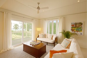 Deluxe Apartment, 2 Bedrooms, Ocean View | Living room | Smart TV