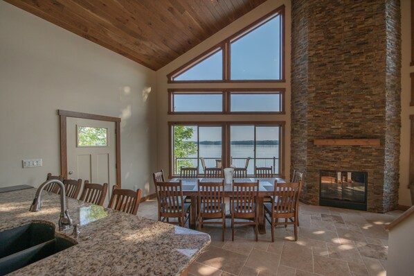 Dining - Lakeside 7 Bedroom Villa, Fire Pit, Near Gatlinburg! (Newport)
