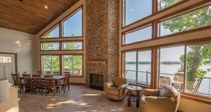 Incroyable et luxueux chalet de 7 chambres au bord du lac près des Great Smoky Mountains pour 18 personnes!