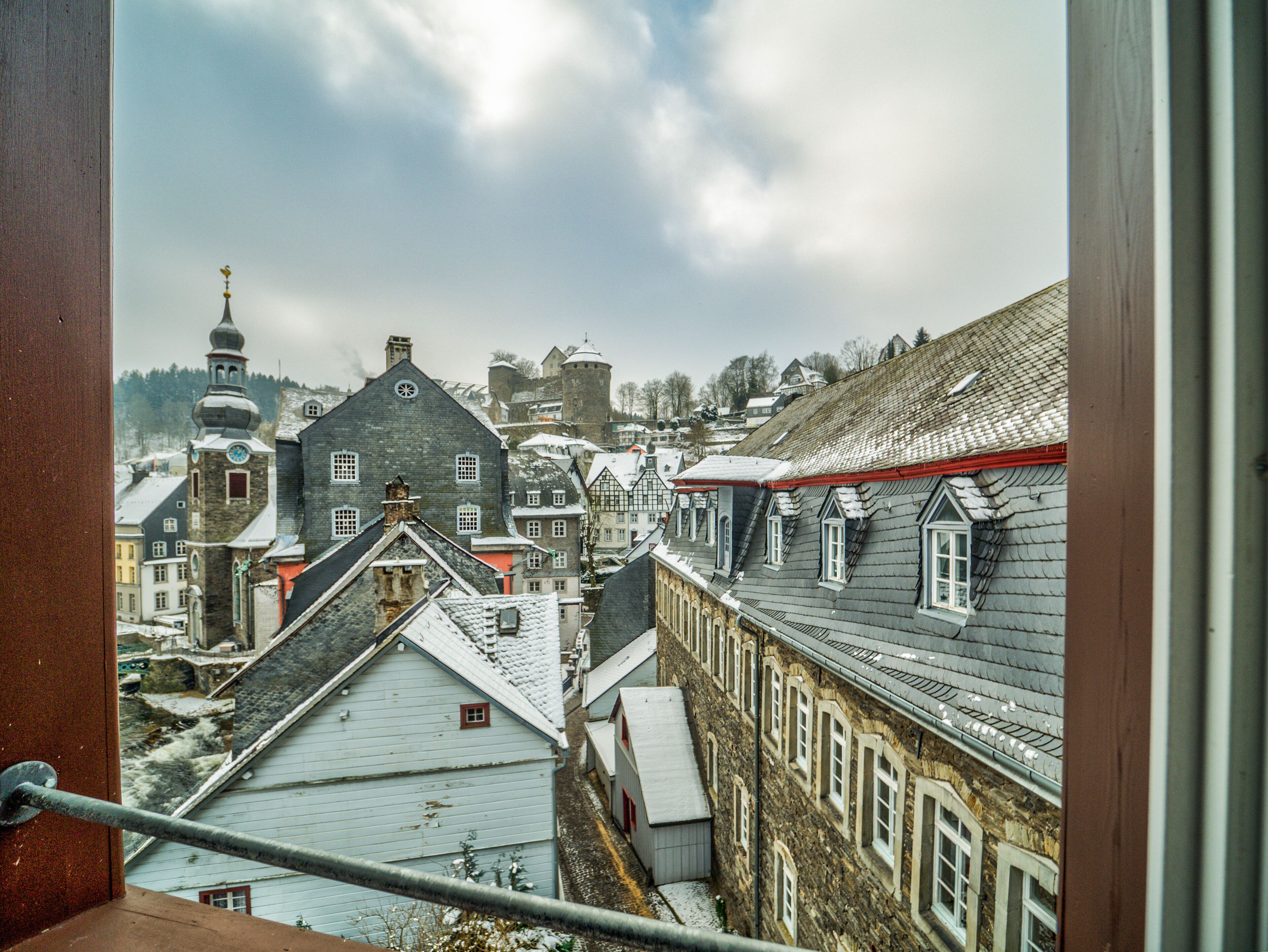 basic apartment, 3 bedrooms, river view (cleaning fee included) | view from room