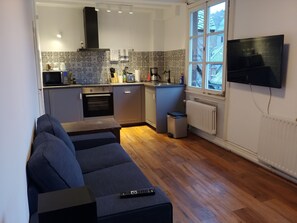 Panoramic Apartment, 1 Bedroom, River View (cleaning fee included) | Living room | Smart TV - Haus Stehlings (Monschau)