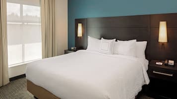 Suite, 1 Bedroom | Desk, laptop workspace, iron/ironing board, free cribs/infant beds
