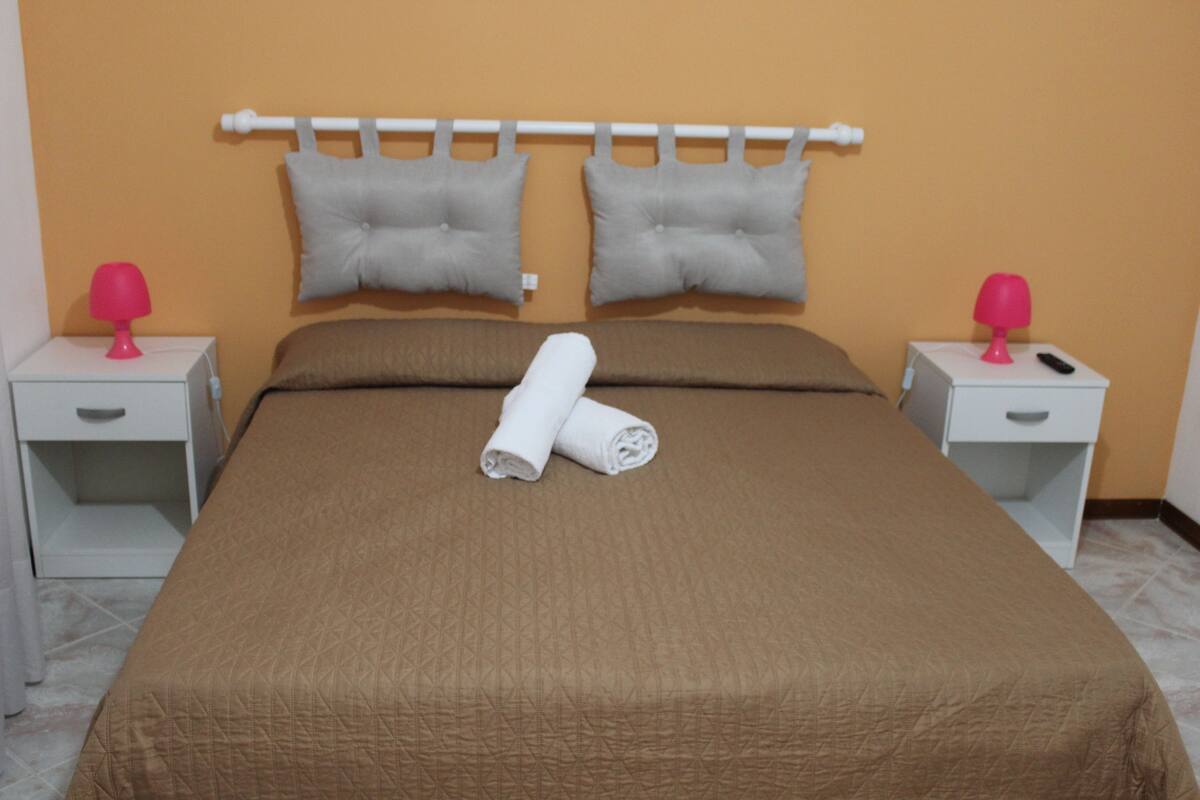 Down duvets, soundproofing, free WiFi, bed sheets