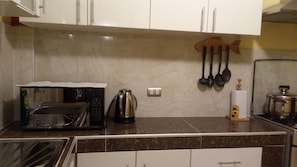 Full-size fridge, microwave, oven, stovetop - Apartmen House Malena (Cusco)