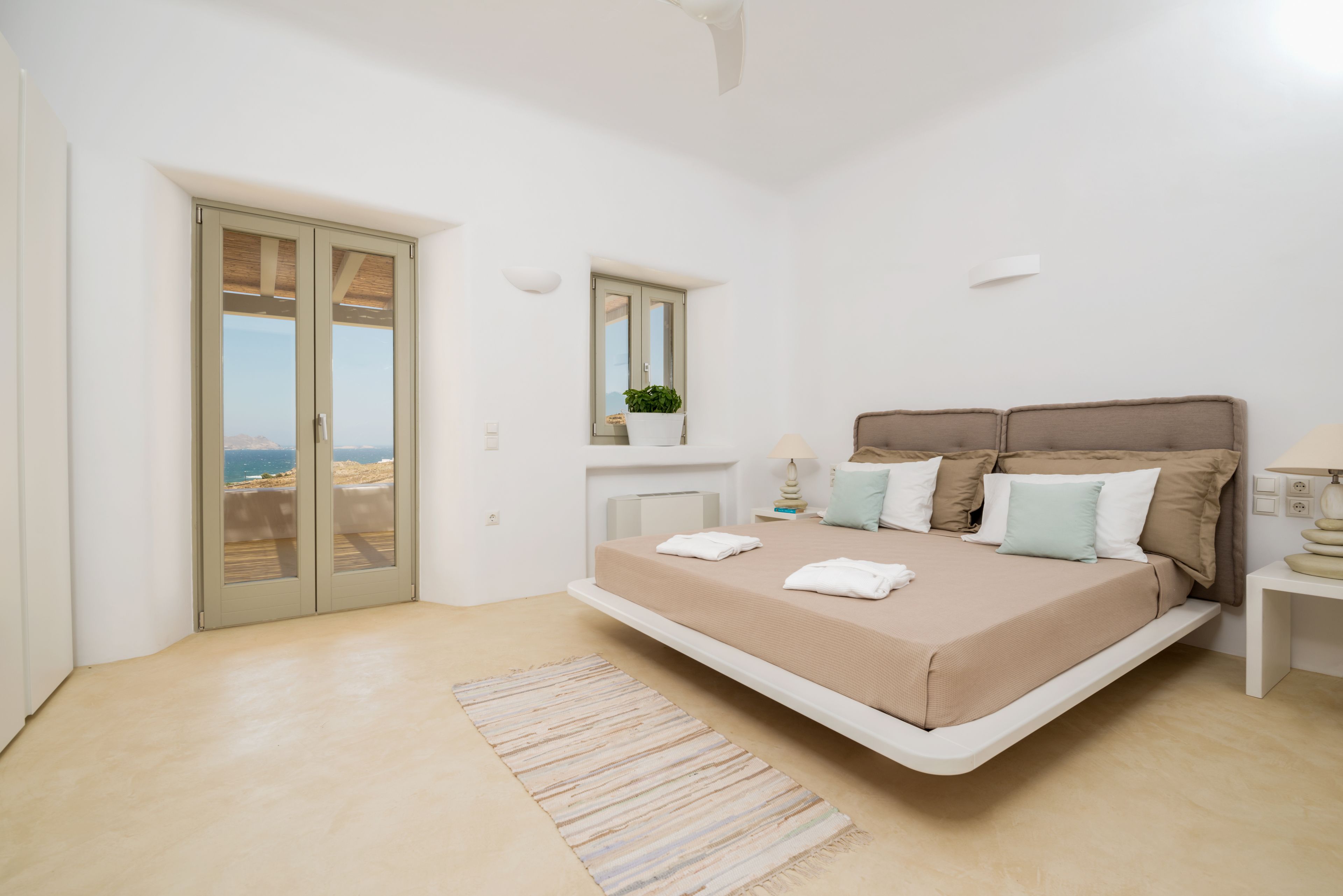 8 bedrooms, in-room safe, blackout curtains, free WiFi