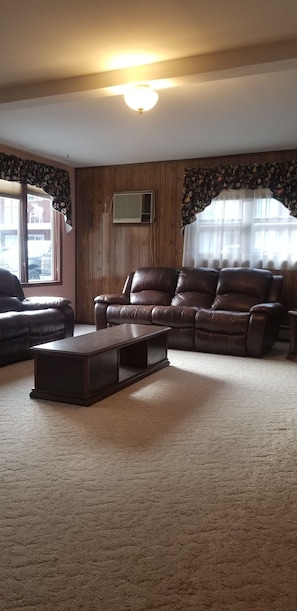 Hus, 3 soverom | Skrivebord, blendingsgardiner, strykejern/-brett og wi-fi (inkludert)