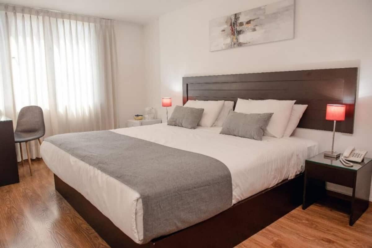 Superior Double Room, 1 King Bed | Premium bedding, in-room safe, desk, soundproofing