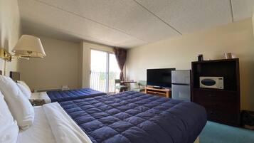 Down duvets, desk, free WiFi, bed sheets