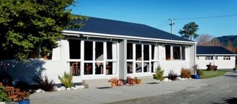 Apostles View Motel