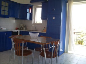 Comfort Apartment, Multiple Beds, Smoking | Private kitchen - Apartments Xenios Zeus 2 (Pylos-Nestoras)