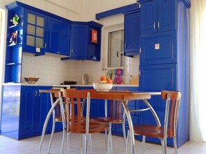 Comfort Apartment, Multiple Beds, Smoking | Private kitchen - Apartments Xenios Zeus 2 (Pylos-Nestoras)