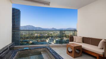 Hochwertige Bettwaren, Minibar, kostenloses WLAN, BettwÀsche