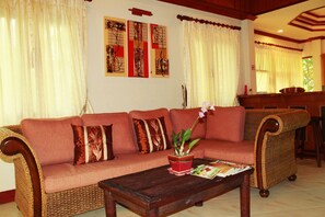 1-Bedroom Villa | Living area