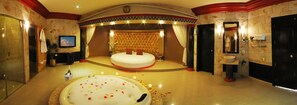 Suite Deluxe, bain à remous (Sauna) | Salle de bain