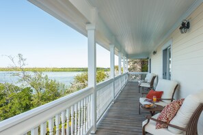 Terrace/patio - Waterfront luxury home with private pool (Key West)