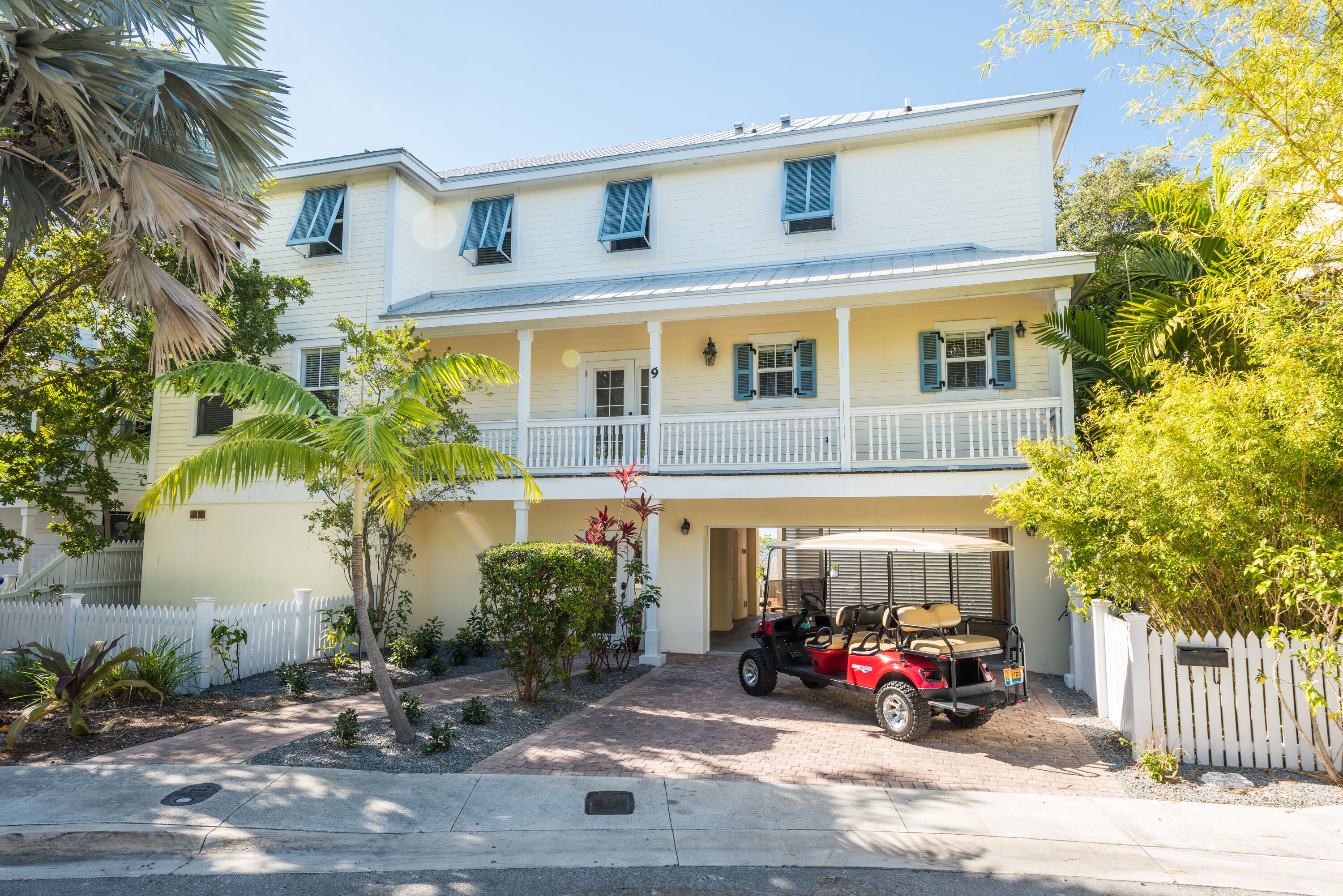 3/4 Time: Oceanfront, luxury home with private pool & lush landscaping