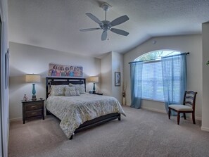 3 habitaciones, tabla de planchar con plancha, internet y ropa de cama 