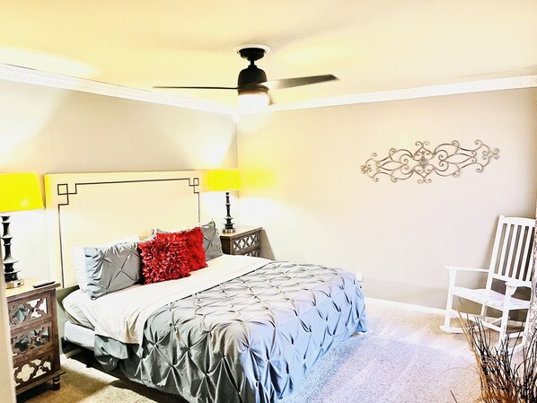 3 bedrooms, desk, iron/ironing board, travel cot