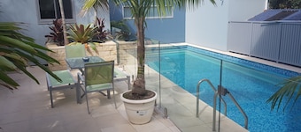Beautiful Beach-side cottage with lap pool in North Maroubra close to Coogee