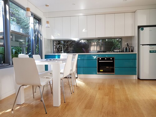 Beautiful Beach-side cottage with lap pool in North Maroubra close to Coogee