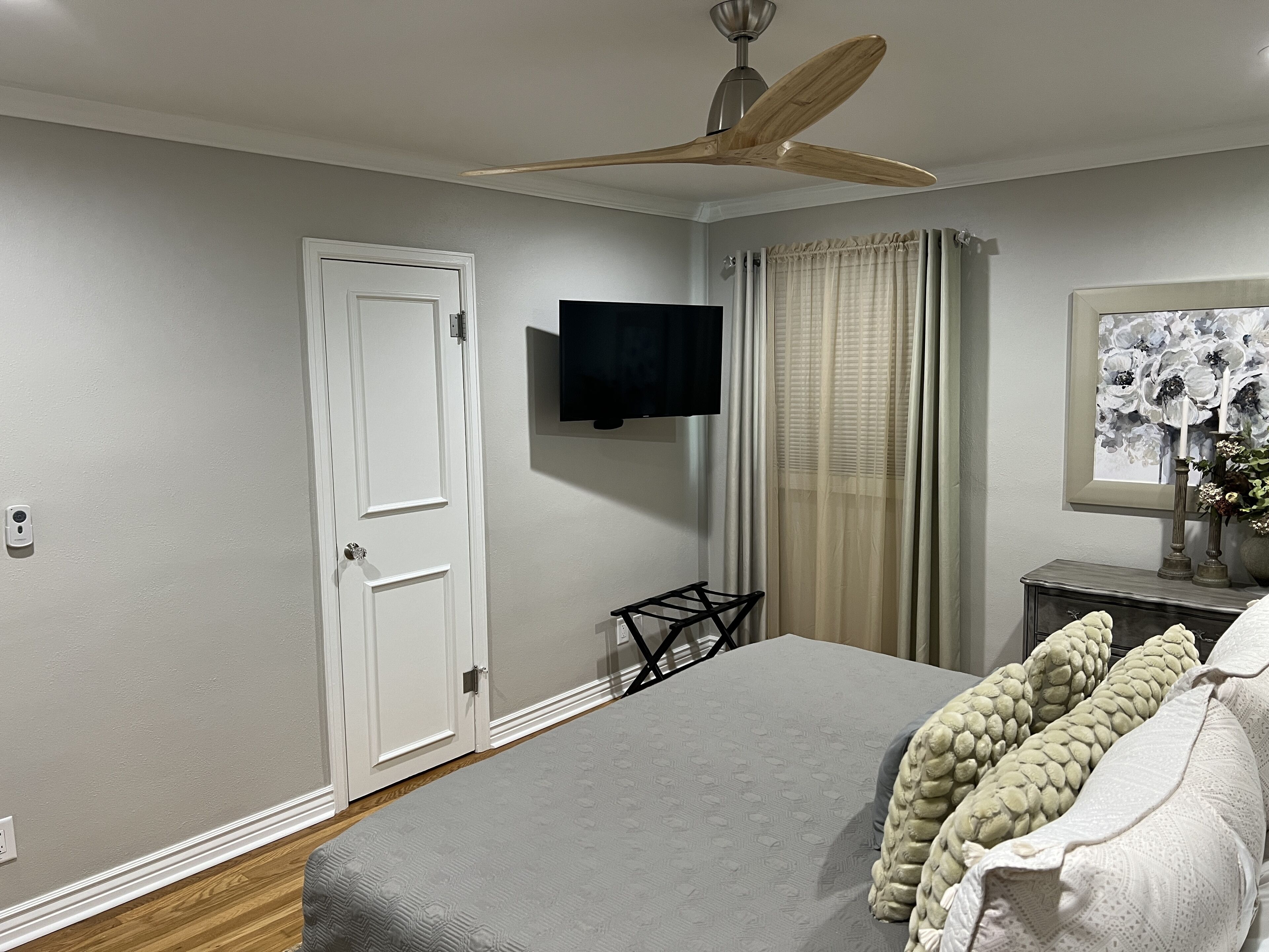 1 habitación, escritorio, tabla de planchar con plancha y wifi gratis 