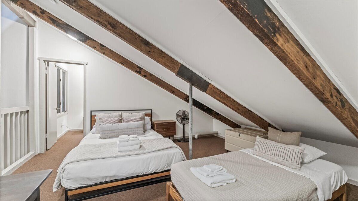 2 quartos, ferros/tábuas de passar roupa, Wi-Fi de cortesia