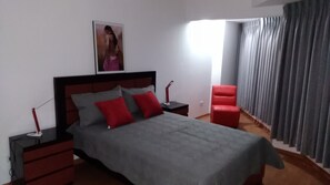 1 chambre, coffres-forts dans les chambres, fer et planche à repasser