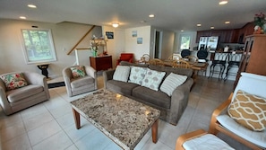 Smart TV, fireplace, DVD player, books - Perfect Lakefront Getaway ~ Beautiful Private Setting!  (Dedham)