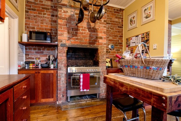 Frigorífic, microones, forn i placa de cuina