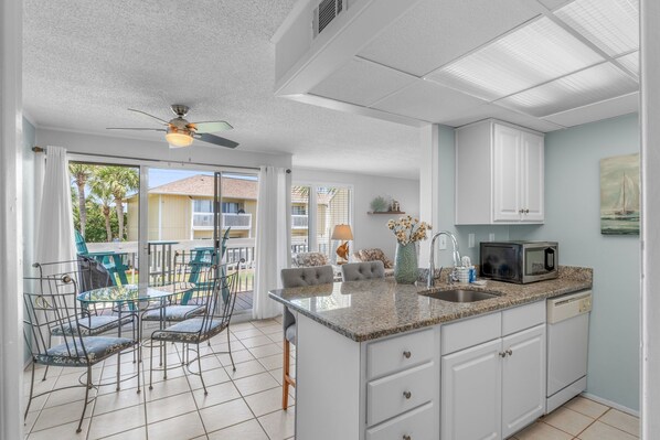Interior - Fairway Views & Beach Days | 1BR Golf Condo (Destin)