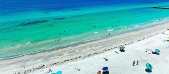 Bay to Beach: Amazing Views of Gulf & Bay by Anna Maria Life Vacation Rentals