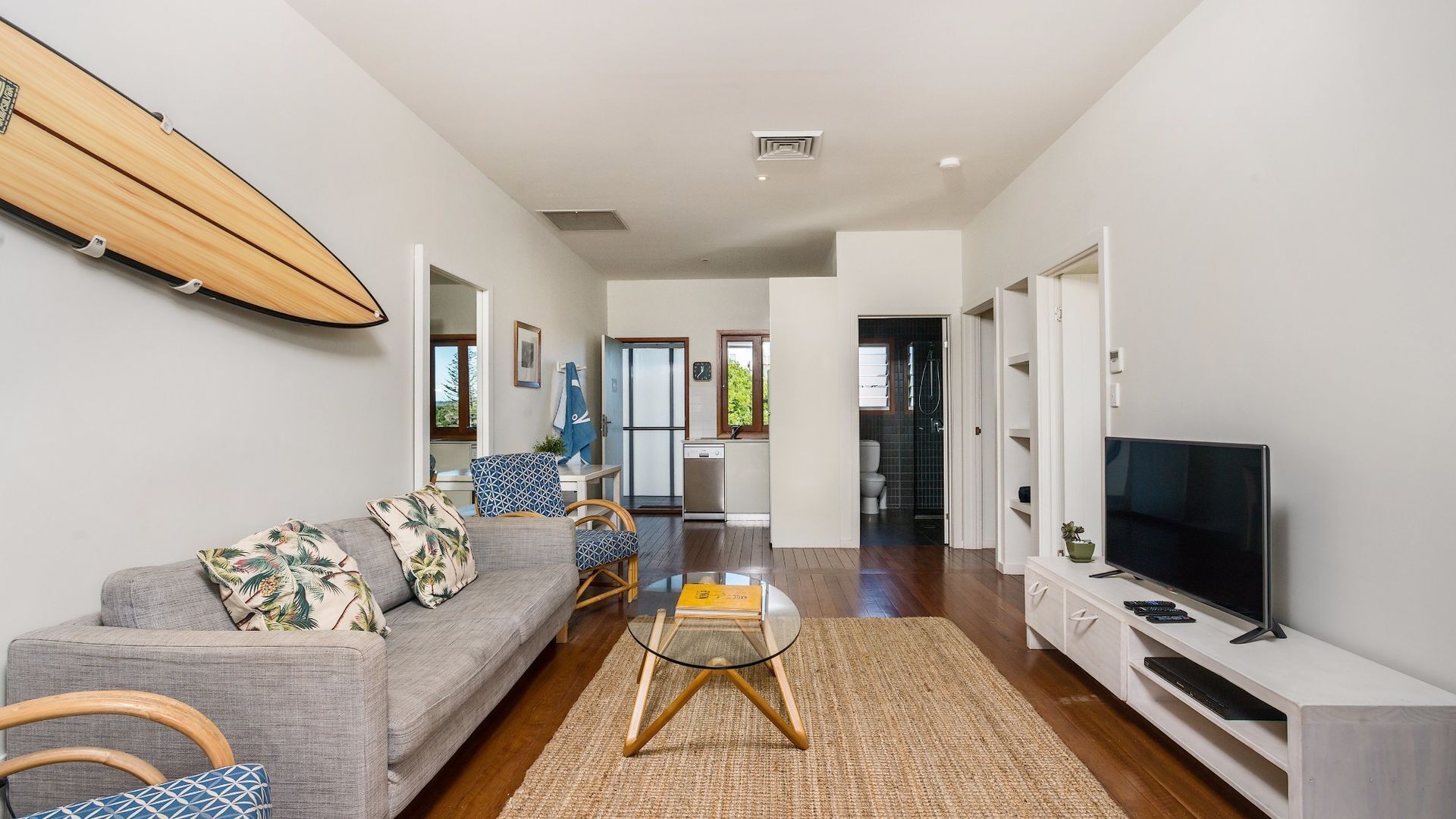 Télévision, chaîne hi-fi