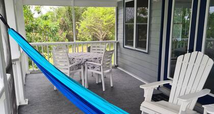 Belle maison avec wifi, TV, A / C, quai privé, piscine et puissance de générateur de secours