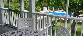 Beautiful home with wifi, tv, A/C, private dock, & backup generator power