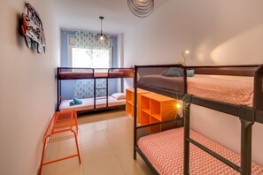 2 dormitorios, tabla de planchar con plancha, wifi gratis y ropa de cama